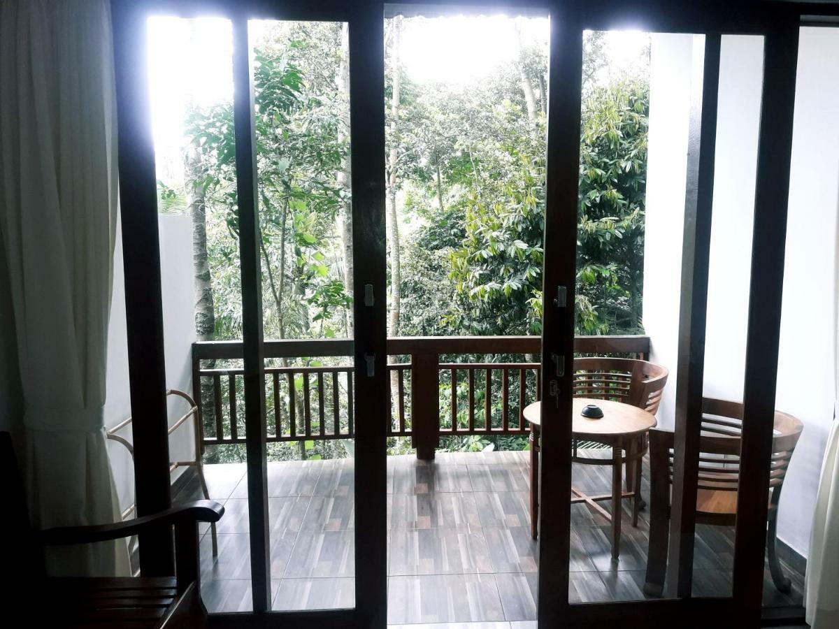 Ubud River Side House Hotel ภายนอก รูปภาพ